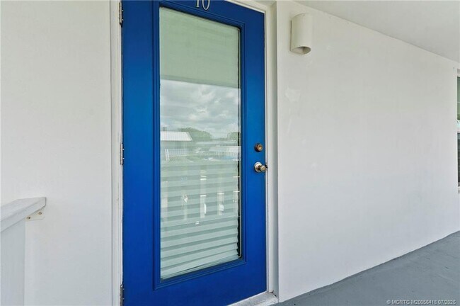 Building Photo - 2929 SE Ocean Blvd