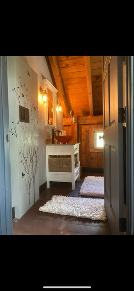 Building Photo - 15 S Main St