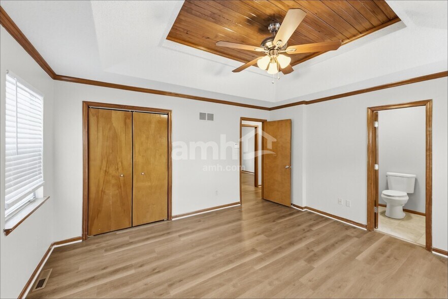 Building Photo - 409 SE Onyx Cir