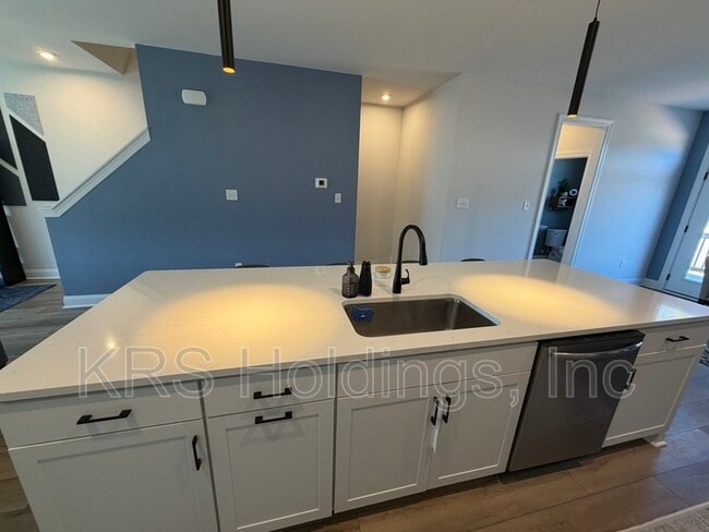 Building Photo - 2027 Melbourne St