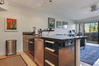 Building Photo - "Chic Palm Springs Retreat: Spacious 1-Bed...