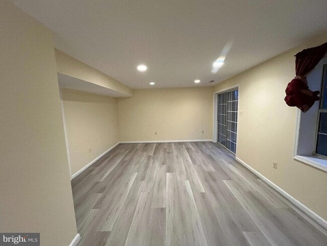 Building Photo - 16 Taber Ct