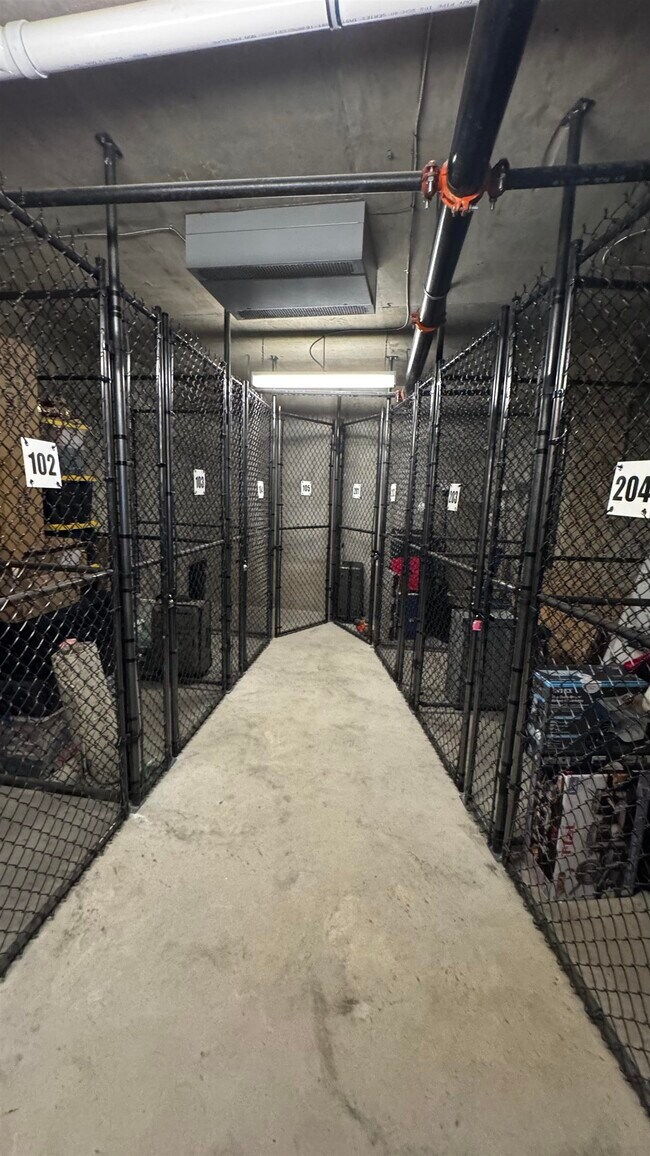 Building Photo - 203-205 Randolph Ave Unit# 101