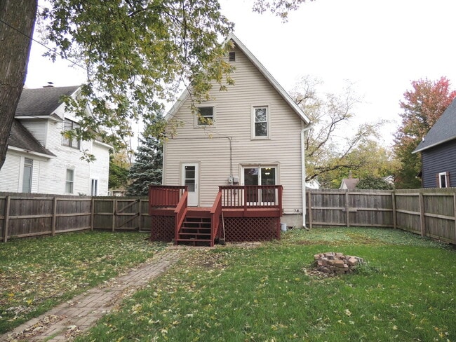 Building Photo - 509 Haish Blvd