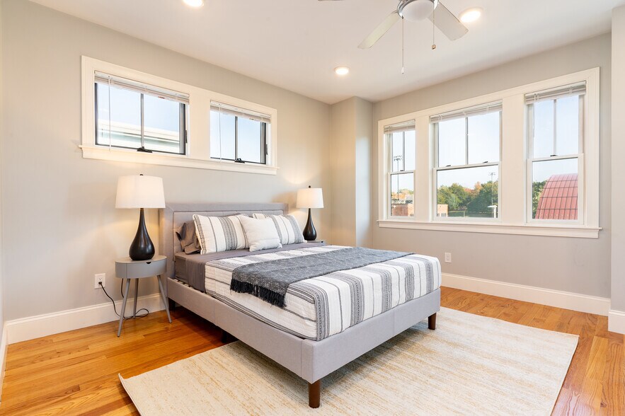 Building Photo - 2767 Washington St