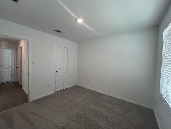 Building Photo - Stunning 3/2 Home In Waters Edge, Seguin, TX