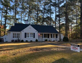 Building Photo - 1502 Highland Dr NW