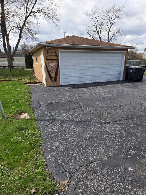 Building Photo - 15210 S State St