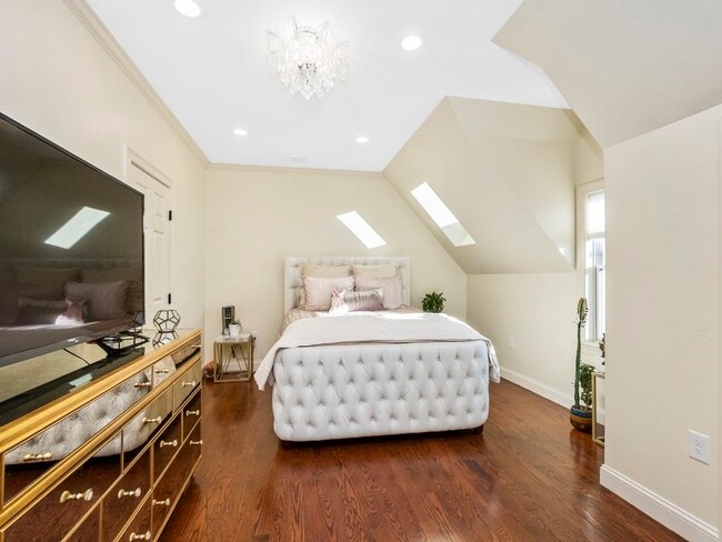 Building Photo - 50 Rowe St