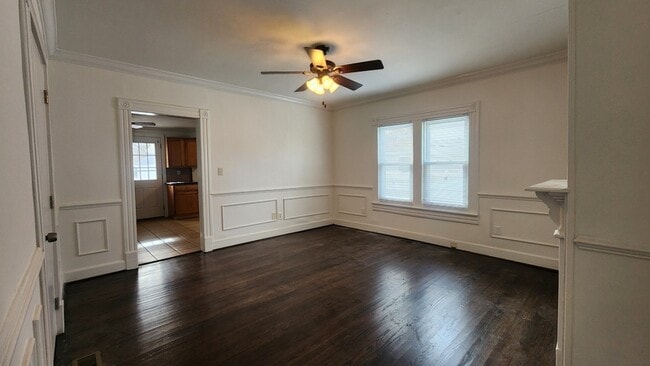 Building Photo - 809 Providence Rd