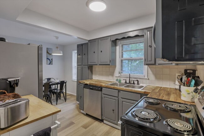 Building Photo - Beautifully Updated 3-Bedroom Home – Spacious, Modern, and Move-In Ready!