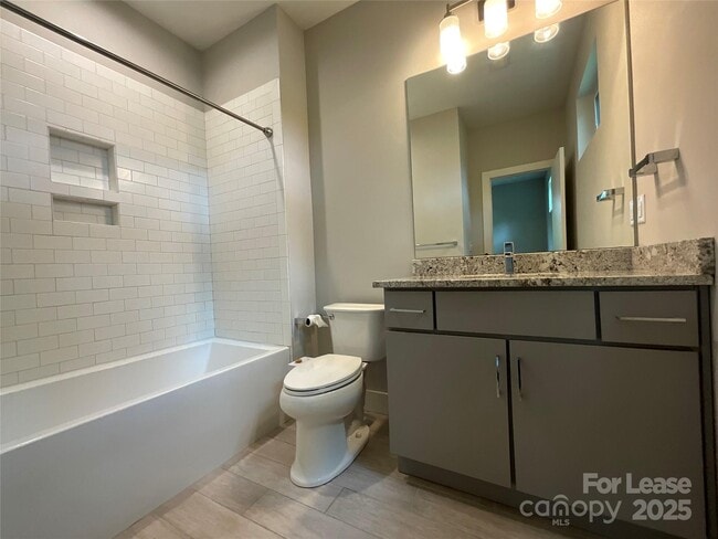 Building Photo - 1012 Westbrook Dr