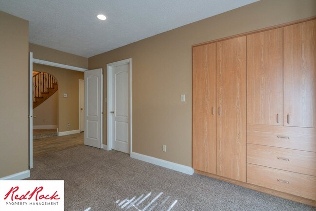 Building Photo - Spacious 5 Bedroom Home in A Quiet Communi...