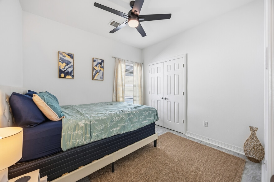 Building Photo - 3825 Easy St