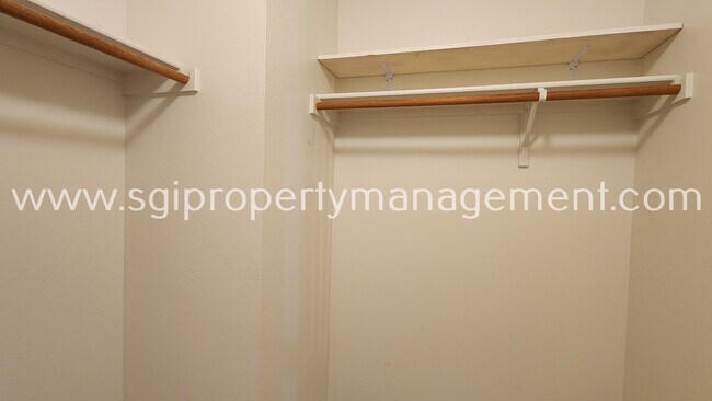 Building Photo - 2604 Bandera Pl