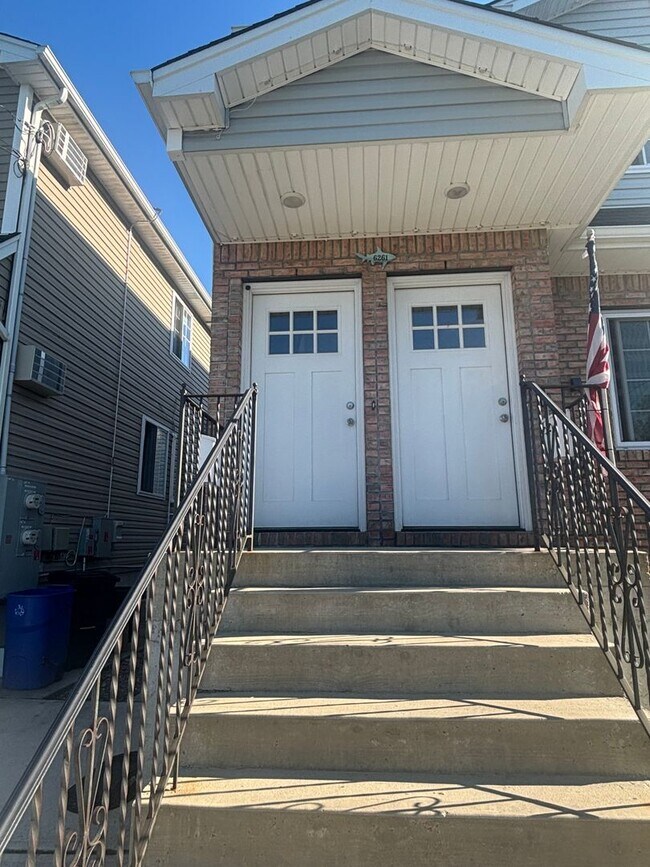 Building Photo - 62-61 De Costa Ave
