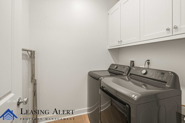 Building Photo - 26773 Laurel Mountain Lp
