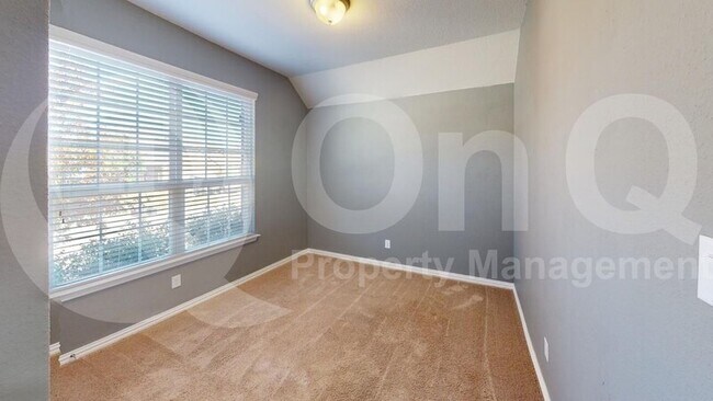 Building Photo - 1417 Westborough Dr