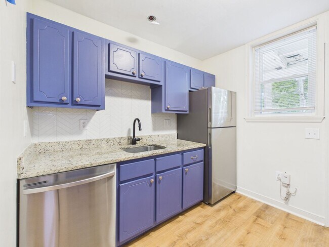 Building Photo - 411 Gilmer St