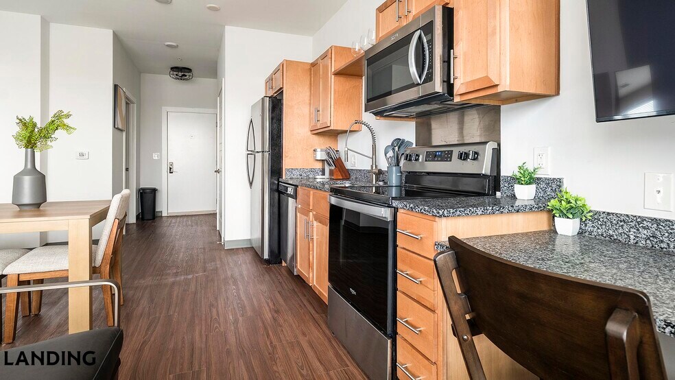 Building Photo - 302 13th St S