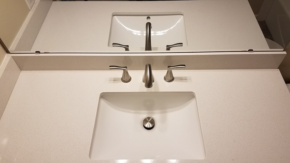 Building Photo - 123 N Glenwood Dr