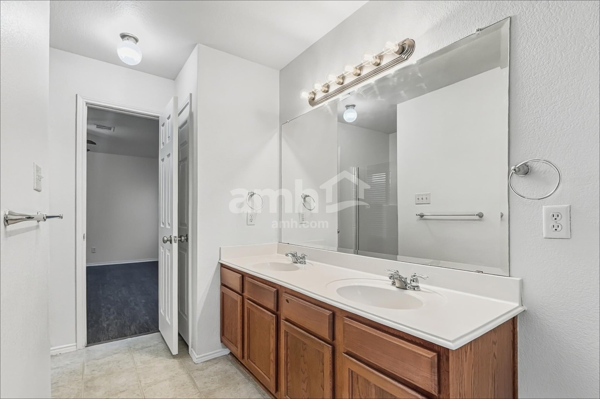Building Photo - 5512 Parkview Hills Ln