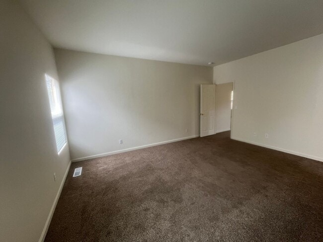 Building Photo - Beautiful 3 Bed, 2 Bath Home with 2-Car Garage in Desirable Sparks Neighborhood