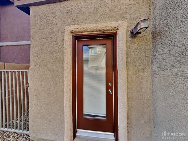 Building Photo - 9827 W Spinnaker Creek Ave