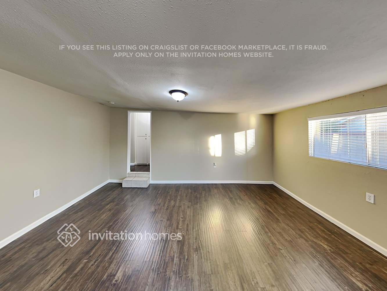 Building Photo - 1638 E 220th St