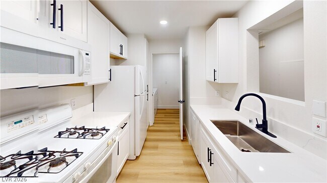 Building Photo - 2200 S Fort Apache Rd