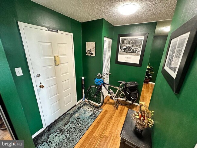 Building Photo - 6800 Fleetwood Rd