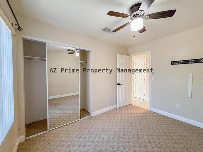 Building Photo - 4642 E Towne Ln