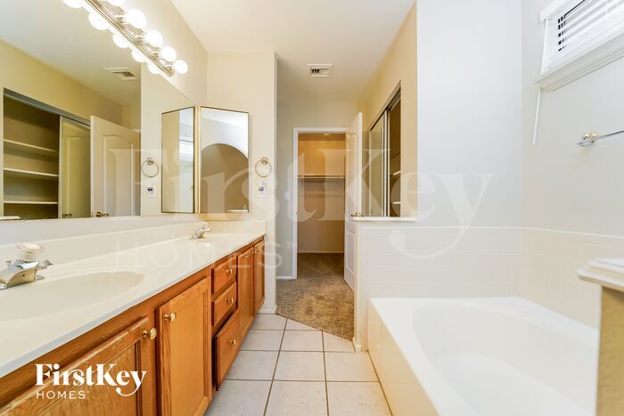 Building Photo - 2701 W Camino De La Joya