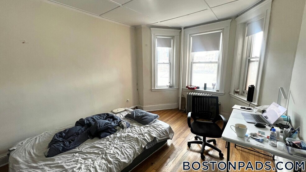 Building Photo - 1175 Boylston St