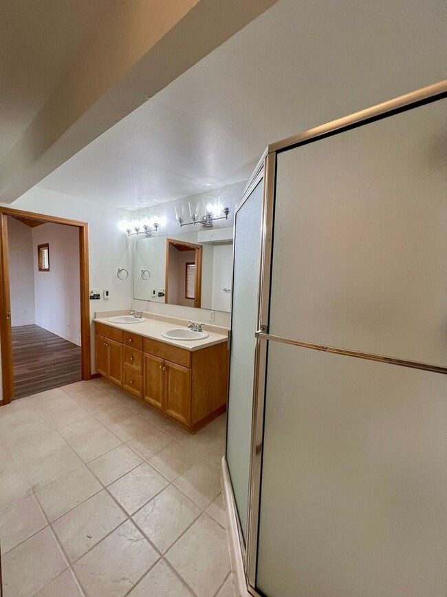 Building Photo - Charming 2 Bedroom House overlooking Birch...
