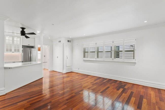 Building Photo - 311 33rd St