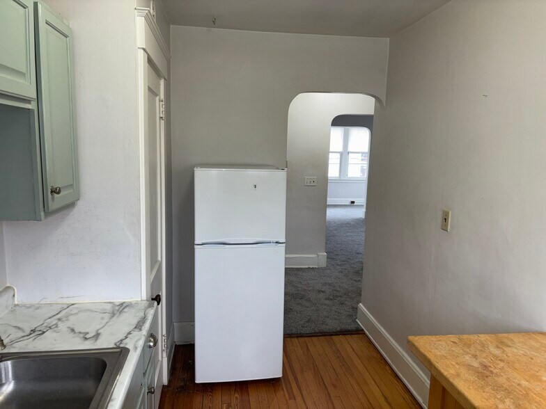 Building Photo - 4004 Carter Ave