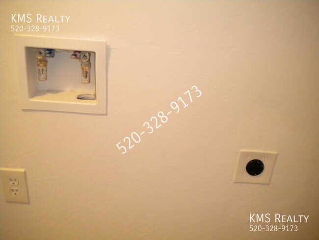 Building Photo - 2321 S Layton Pl