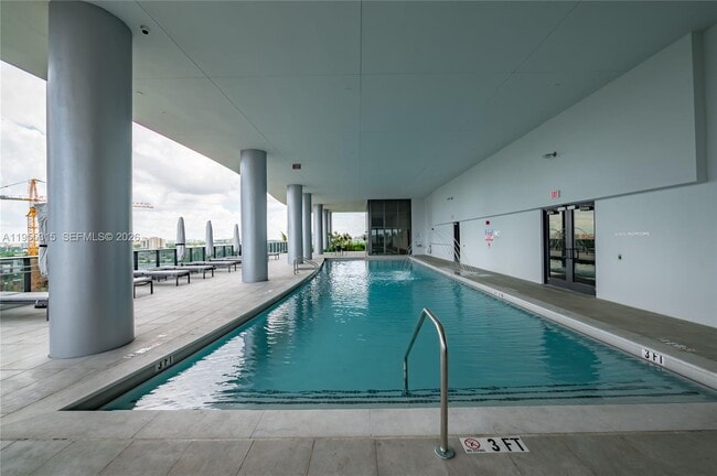 Building Photo - 1600 NE 1st Ave