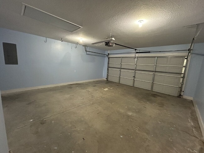 Building Photo - Home for Rent