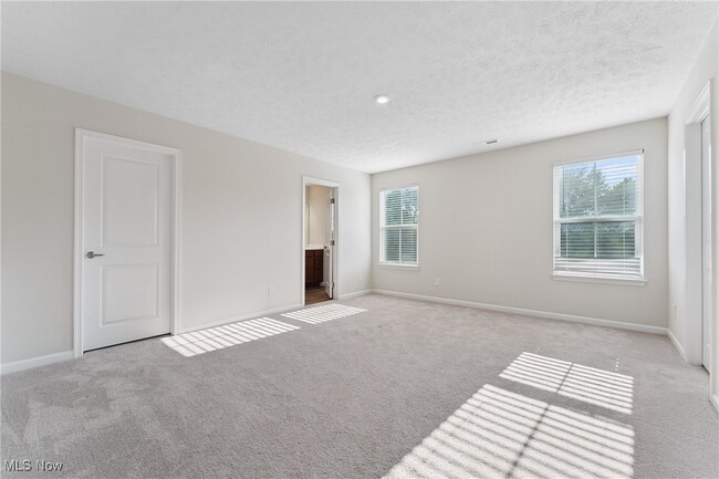 Building Photo - 3383 Jackson Park Dr