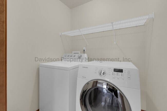 Building Photo - 4960 Dry Stone Dr