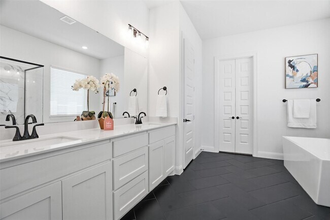 Building Photo - 513 Fieldstone Ln