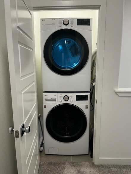 Building Photo - 279 Carmona