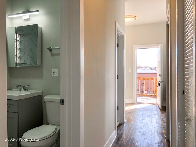 Building Photo - 2603 W Augusta Blvd