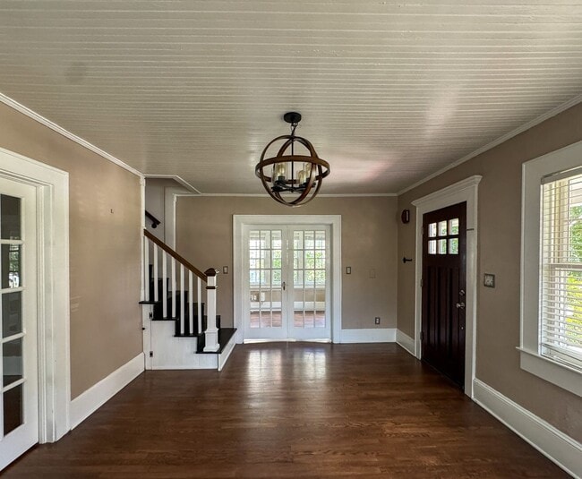 Building Photo - Gorgeous 4 Bed, 3 Bath Haymount Home