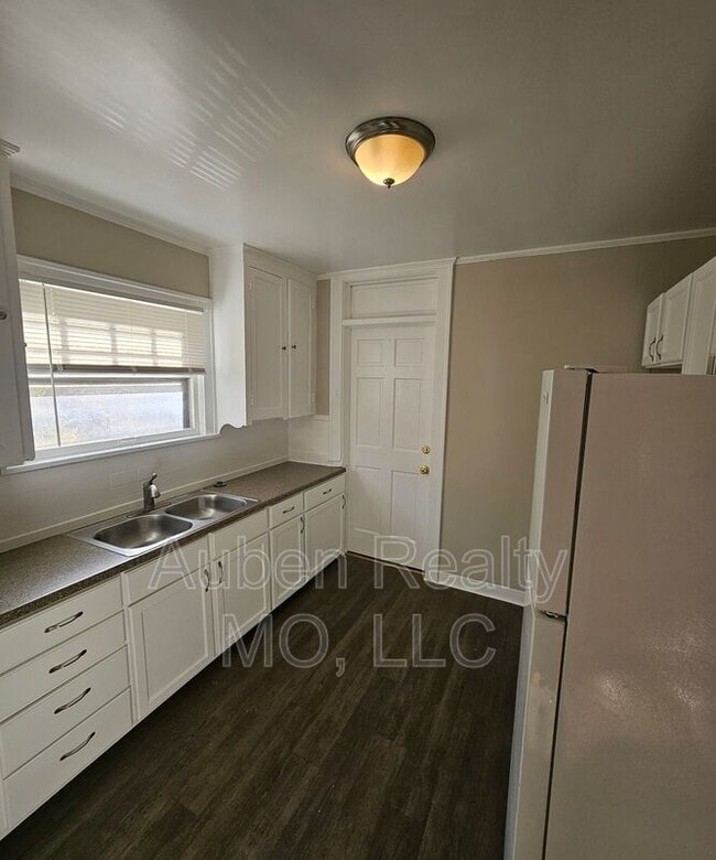 Building Photo - 5436 Harrison St