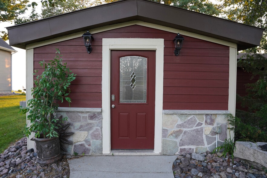 Building Photo - N3203 Ecker Lakeland Dr