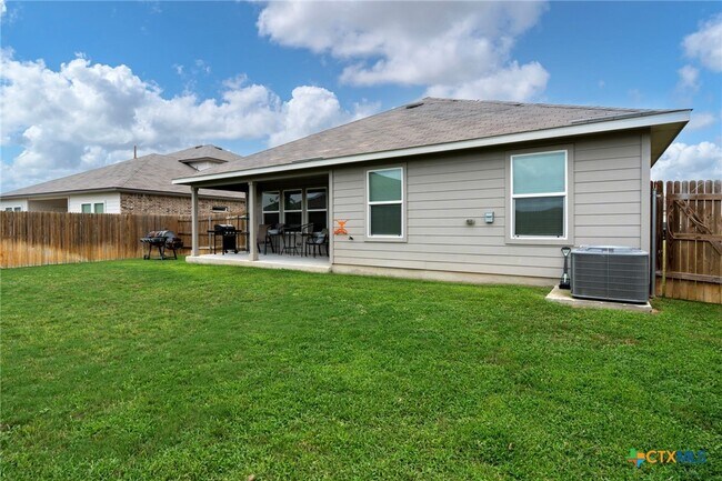 Building Photo - 1444 Acorn Wood