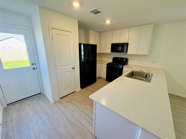 Building Photo - 2210 Cyclone Dr